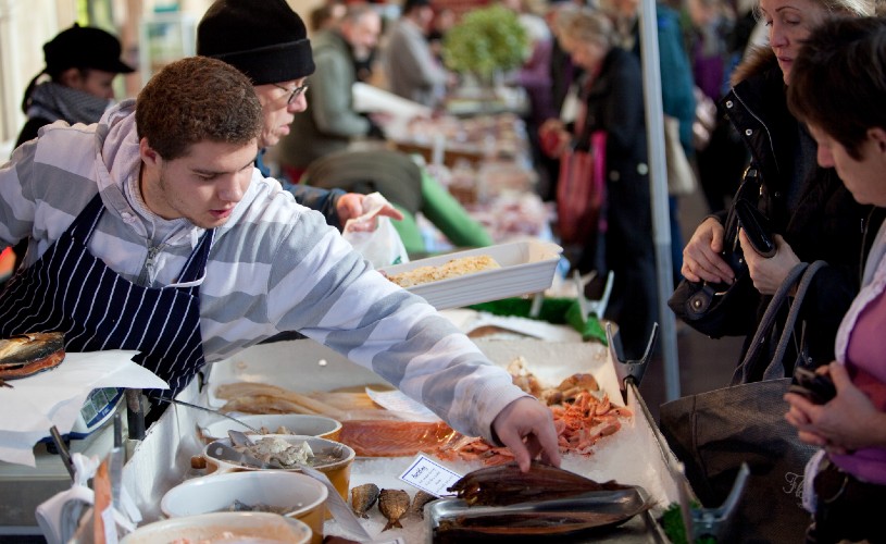Fishmonger at Green Park Station